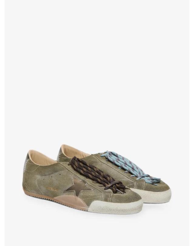 골든구스 [해외직구] 26 FW Golden Goose 올리브 스웨이드 골드톤 트루 스타 스니커즈 GMF00922F008631 TP456661900 착용컷