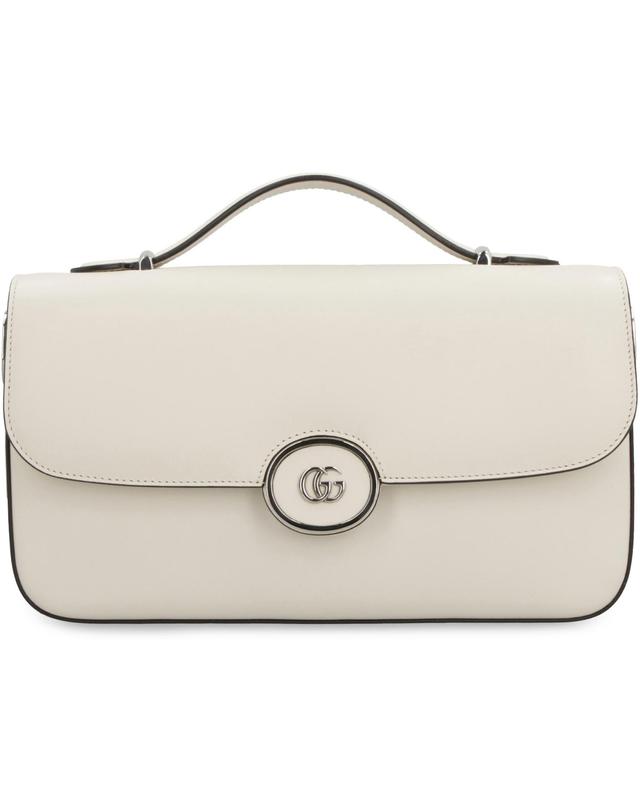 구찌 [해외직구] 23FW 구찌 This 스몰 숄더 백 is made of 화이트 레더 앤 장식 with a 미니 version of the emblematic 더블 G 739721AACAW9022 TP572871664 착용컷