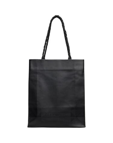 이세이미야케 [해외직구] 26 FW Issey Miyake 블랙 가죽 페이퍼 토트백 262809F048000