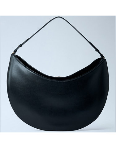 [해외직구] 26 FW 자크뮈스 Le Calisso 르 칼리소 라운드 레더 숄더백 블랙 25HBAW00437AC18A08 990