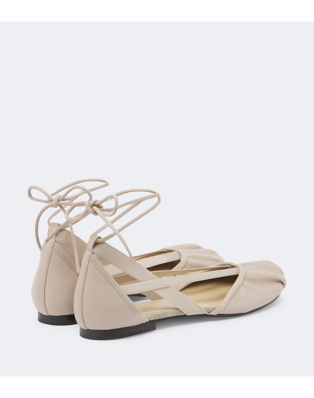 르메르 [해외직구] 26 FW Pedille 레더 발레리나 플랫 TP581682762 착용컷