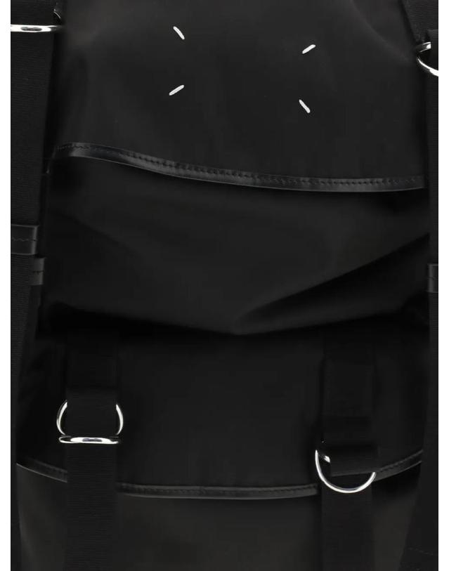 메종 마르지엘라 [해외직구] 26 FW 메종마르지엘라 하이 테크 포 스티치 버클 백팩 SB2WA0014P9243 TP459423198 착용컷