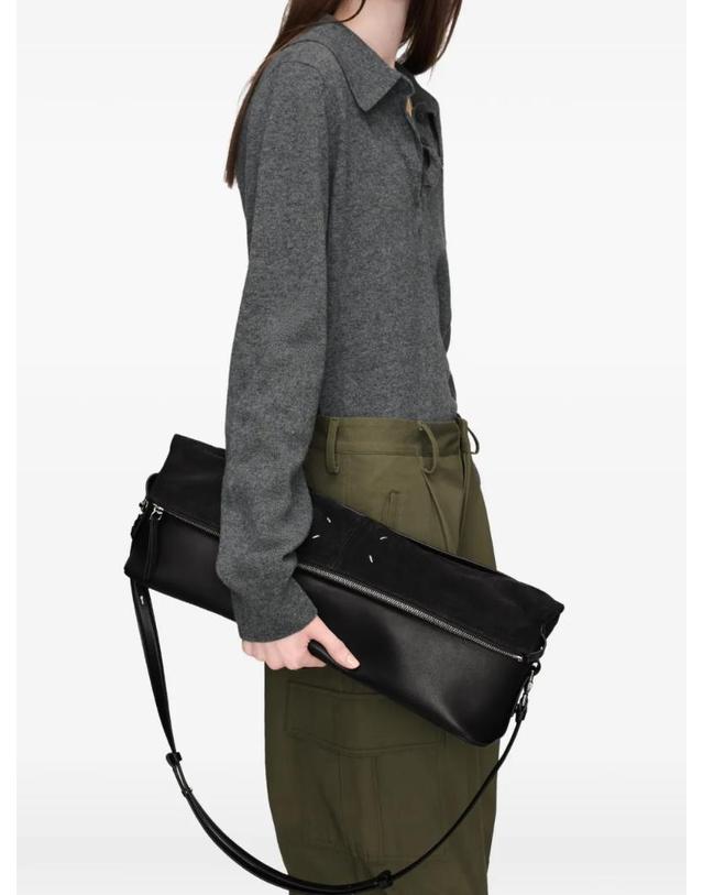 메종 마르지엘라 [해외직구] 26 FW 메종마르지엘라 XL 5AC 소프트 파우치 숄더 백 SB1WF0008P8991 TP458987570 착용컷