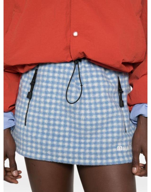 미우미우 [해외직구] 26FW 미우미우 Gingham 플리스 미니 스커트 MG25186375F0UB3 TP580120181 착용컷