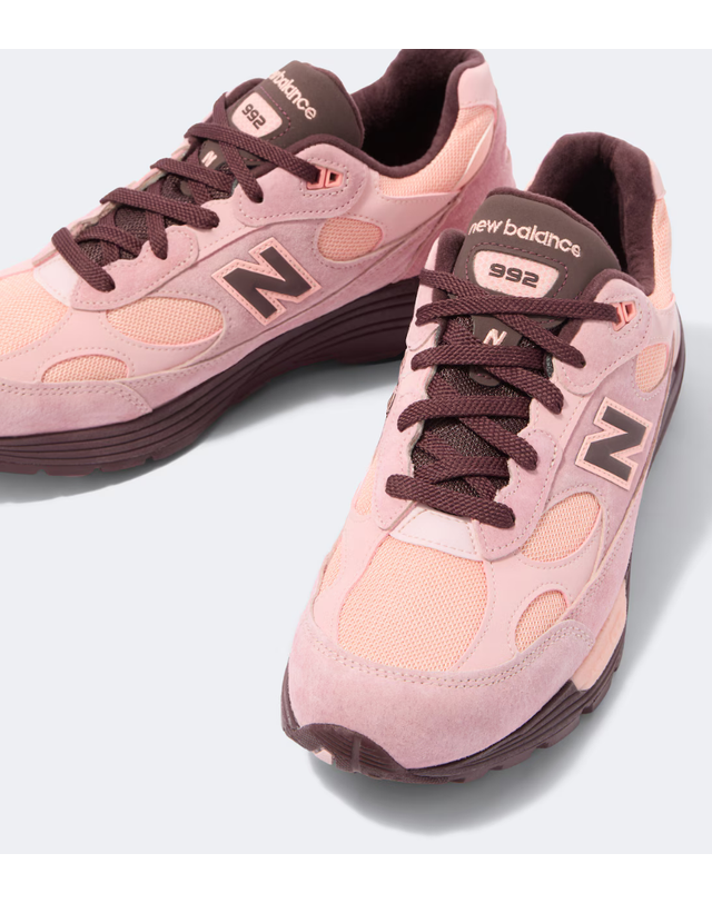 뉴발란스 [해외직구] 26 FW Made in USA 992 스웨이드 메시 스니커즈 TP581704632 착용컷