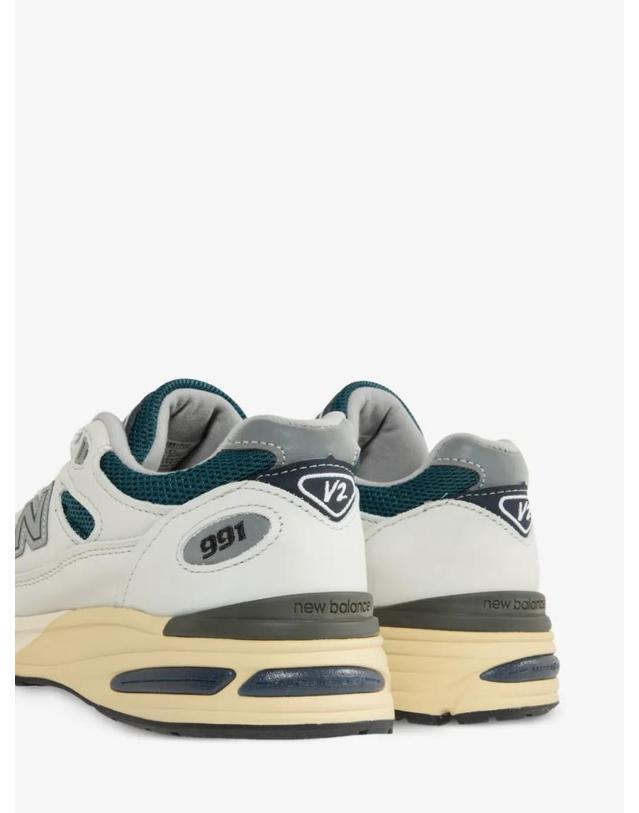 뉴발란스 [해외직구] 26 FW 메이드 인 UK 991V2 패널 레더 스니커즈 U991T02 TP458971808 착용컷