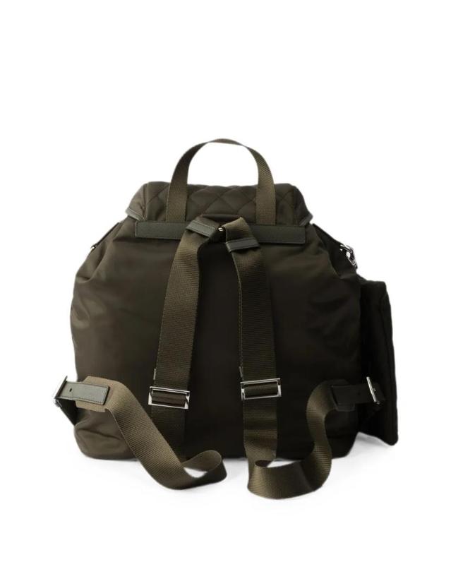 프라다 [해외직구] 26 FW 프라다 medium quilted Re Nylon backpack with 사피아노 leather trim 1BZ811VOTN2ZSI TP456251366 착용컷