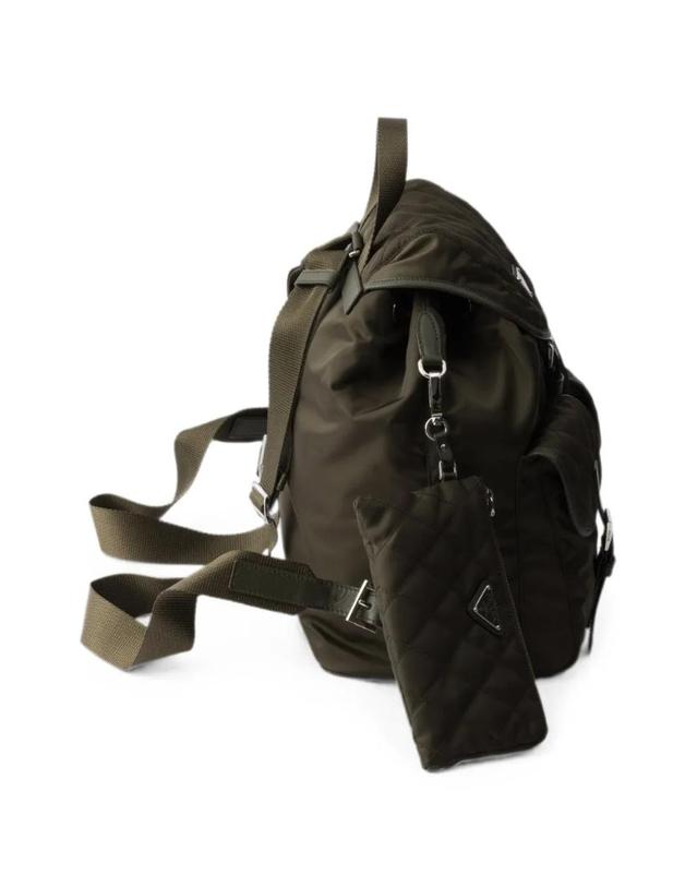 프라다 [해외직구] 26 FW 프라다 medium quilted Re Nylon backpack with 사피아노 leather trim 1BZ811VOTN2ZSI TP456251366 착용컷