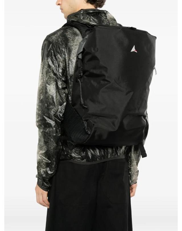 로아 [해외직구] 26 FW 로아 udo 30L Technical Shell Backpack YBUW2166FA135 TP459813535 착용컷