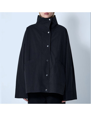 [해외직구] 26 FW 토템 Parachute 써머 패러슈트 하이넥 버튼 자켓 블랙 253 WRO0222 FB0427 001