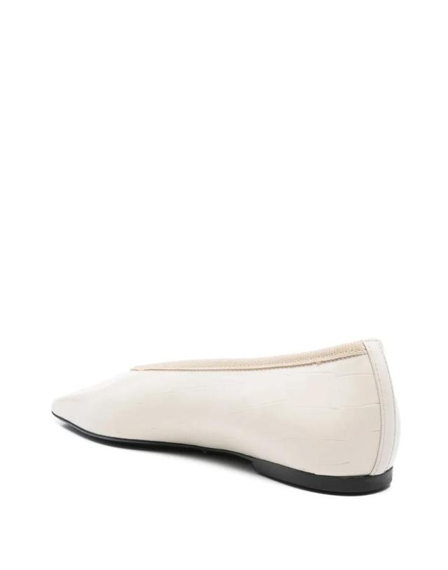 토템 [해외직구] 26 FW 토템 크로커다일 엠보스드 발레리나 플랫 슈즈 253WAS0218LE0153302 TP454421767 착용컷