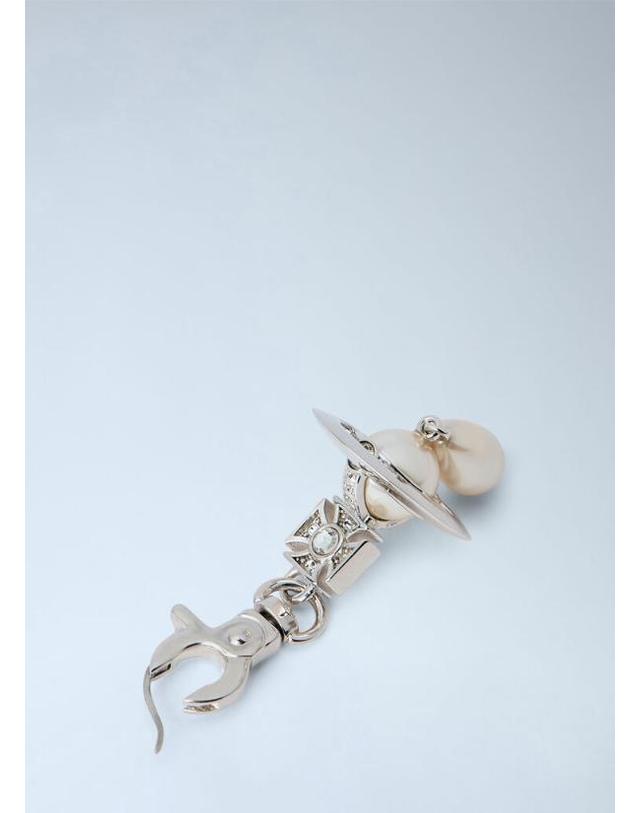 비비안 웨스트우드 비비안웨스트우드 [해외직구] 26 FW 비비안웨스트우드 여성 Aida Earrings vvw0366002sil F 착용컷