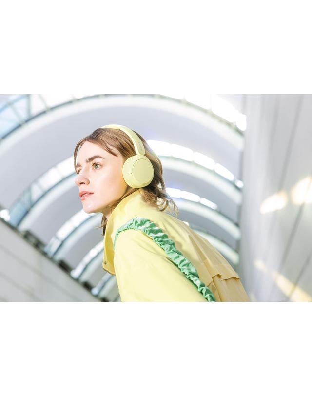 소니 소니 WH-CH520 초경량 블루투스 무선 헤드셋 (여행 BEST 상품) 착용컷