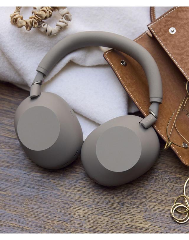 소니 소니 WH-1000XM6 Sand Stone 샌드스톤 무선 노이즈 캔슬링 블루투스 헤드폰 착용컷