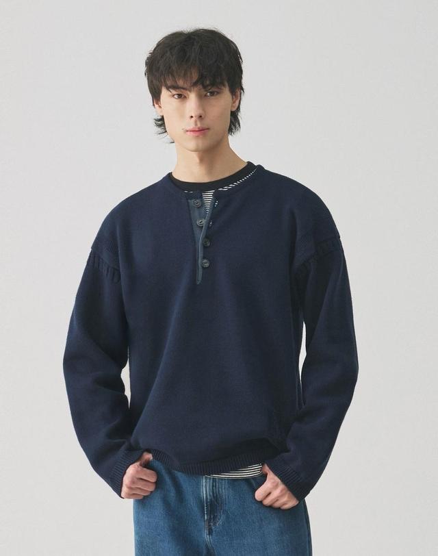 건지울른스 건지울른스 헤비코튼 파이핑 헨리넥 스웨터 - 네이비 착용컷