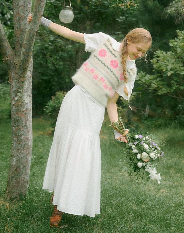 건지울른스 건지울른스 [릴리 오브 건지] 플랑몽 페어아일 알파카 베스트 - 아이보리 착용컷