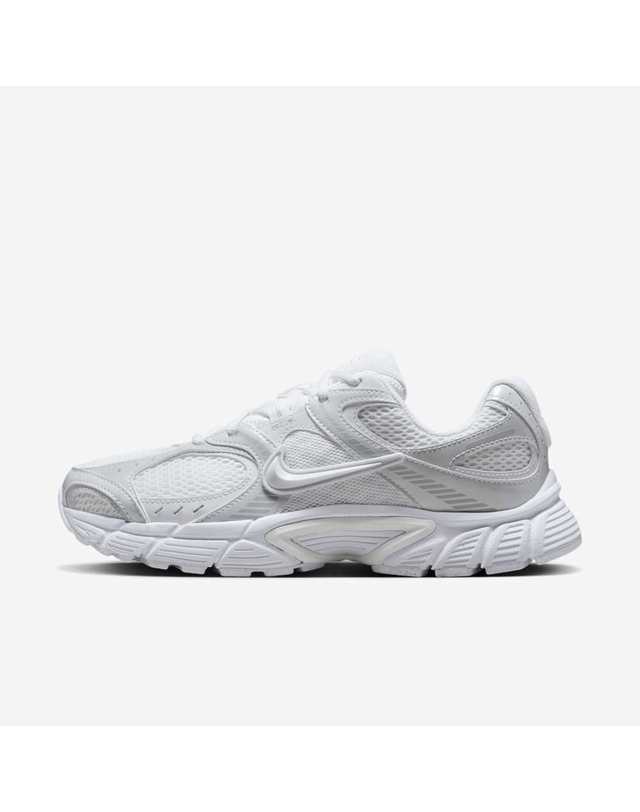 나이키 나이키 V5 RNR 화이트 메탈릭 실버 HQ7901-101 착용컷