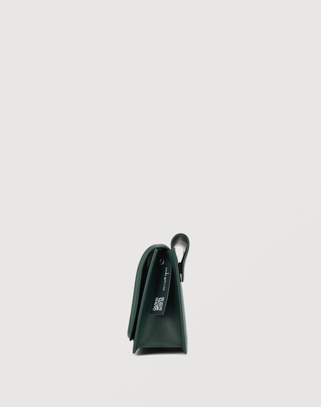 코드그린 Scarf Strap Nest Bag (Green) 착용컷