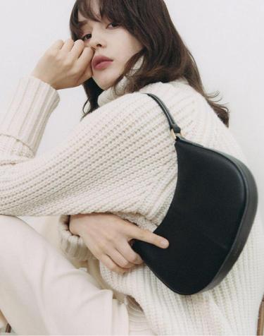 아마디 안나백 Anna Black