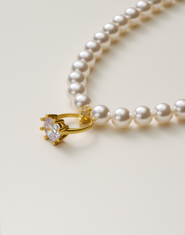 아마디 ENGAGEMENT RING PENDANT 착용컷