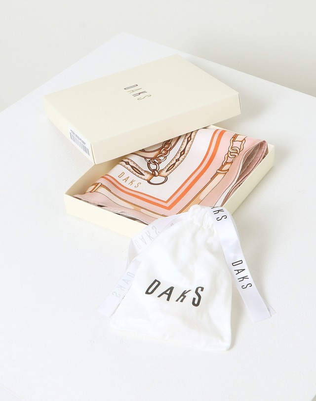 닥스 액세서리 [수입 프레시오사 크리스탈][DAKS GIFT]핑크 DD체인 스카프&링 세트 착용컷