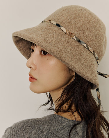 [온라인단독][신상]베이지 체크스트랩 울 클로슈햇