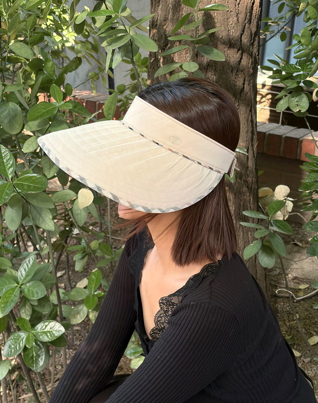 닥스 액세서리 [햇빛완벽차단][패커블] 페이스커버 레이스 아이보리 패커블 썬캡 착용컷