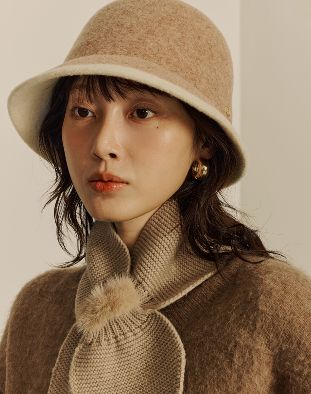 닥스 액세서리 [신상]핑크 투톤 DD로고 여성 클로슈햇 밝은 핑크 착용컷