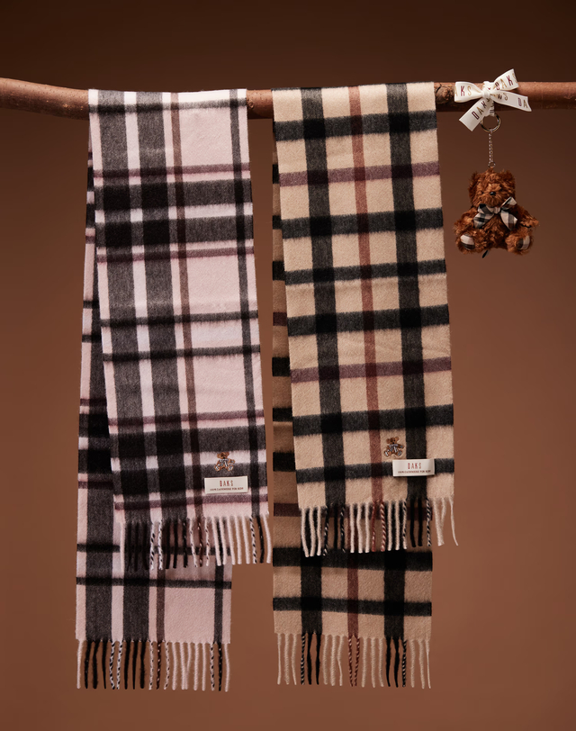 닥스 액세서리 [DAKS MUFFLER][캐시미어100] 남녀공용 체크 닥스베어 캐시미어100% 머플러 브라운 착용컷