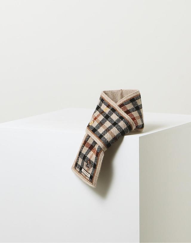 닥스 액세서리 [DAKS MUFFLER][캐시미어100][목도리] 브라운 버튼여밈 캐시미어100% 양면 머플러 착용컷