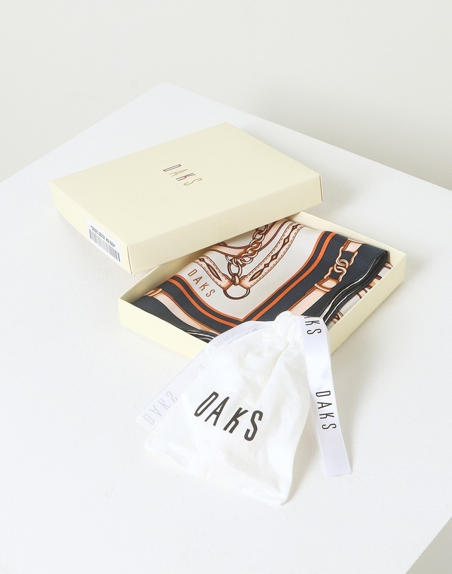 닥스 액세서리 [수입 프레시오사 크리스탈][DAKS GIFT][링세트]네이비 DD체인 스카프&링 세트 착용컷