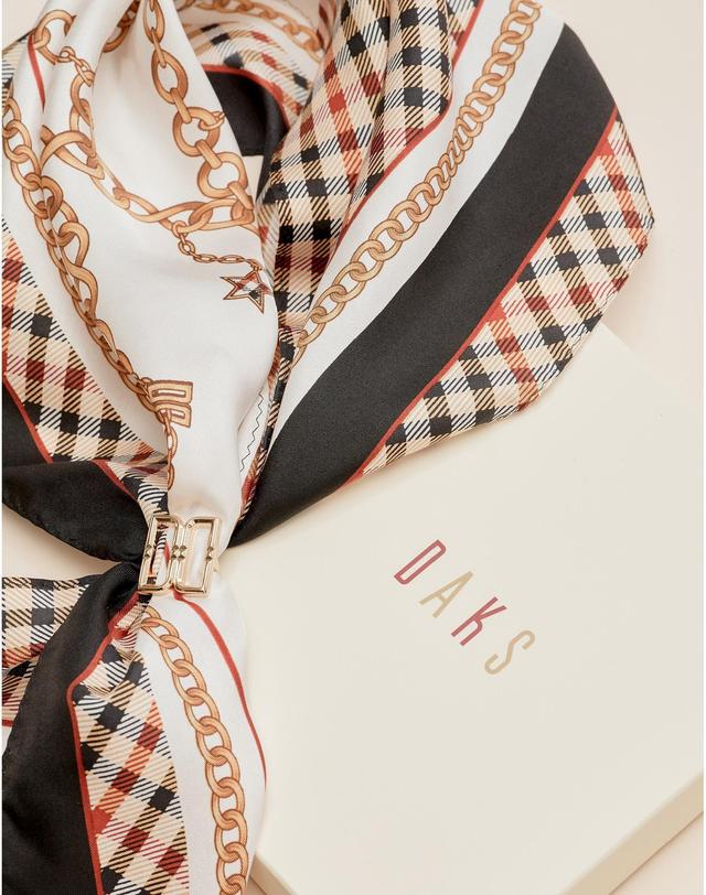 닥스 액세서리 [DAKS GIFT]아이보리 체인프린트 쁘띠 삼각스카프&링 세트 착용컷