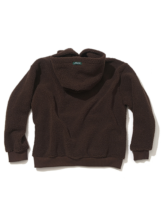 윌리엄스버그 뉴욕시티 Classic Logo Boa Fleece Hoodie_Dark Brown 브라운 착용컷