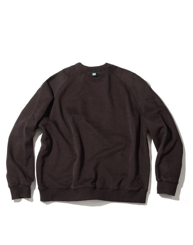 윌리엄스버그 뉴욕시티 Lettering Logo Brushed Sweat Shirt_Dark Brown 브라운 착용컷