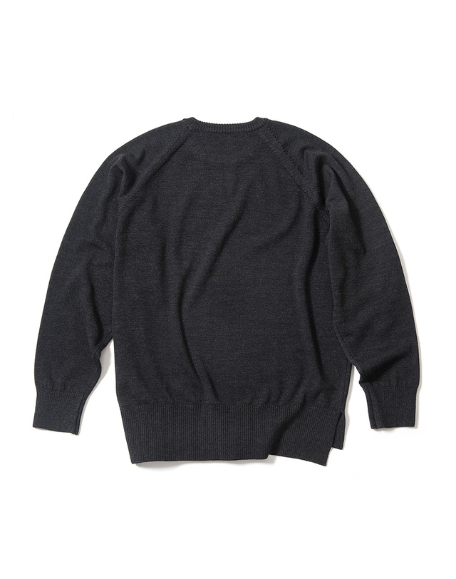 윌리엄스버그 뉴욕시티 [Essential] Wool Blended Unblance Round Knit_Charcoal 그레이 착용컷