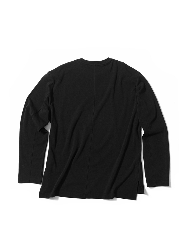윌리엄스버그 뉴욕시티 [Essential] Classic Logo Unbalance Round T_Black 블랙 착용컷