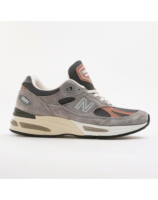 뉴발란스 [뉴발란스] SS26 공용 991v2 스니커즈 U991GC2 착용컷