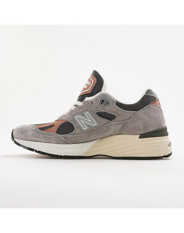 뉴발란스 [뉴발란스] SS26 공용 991v2 스니커즈 U991GC2 착용컷