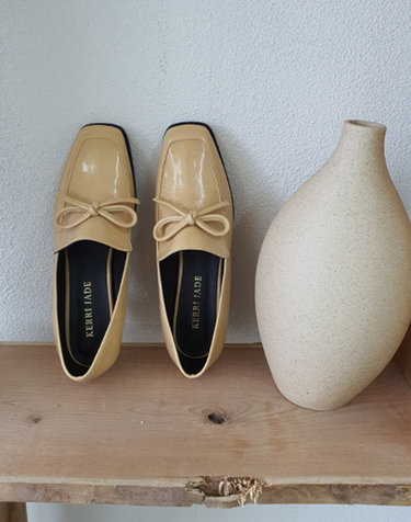 Ribbon Point Loafer_Butter