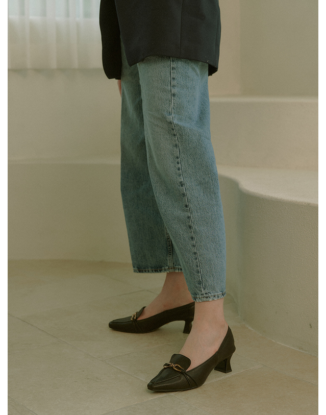 케리제이드 Wave Chain Loafer_Black 블랙 착용컷