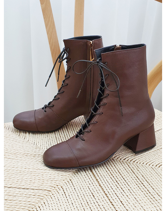 케리제이드 Lace-up Boots_Brown 착용컷