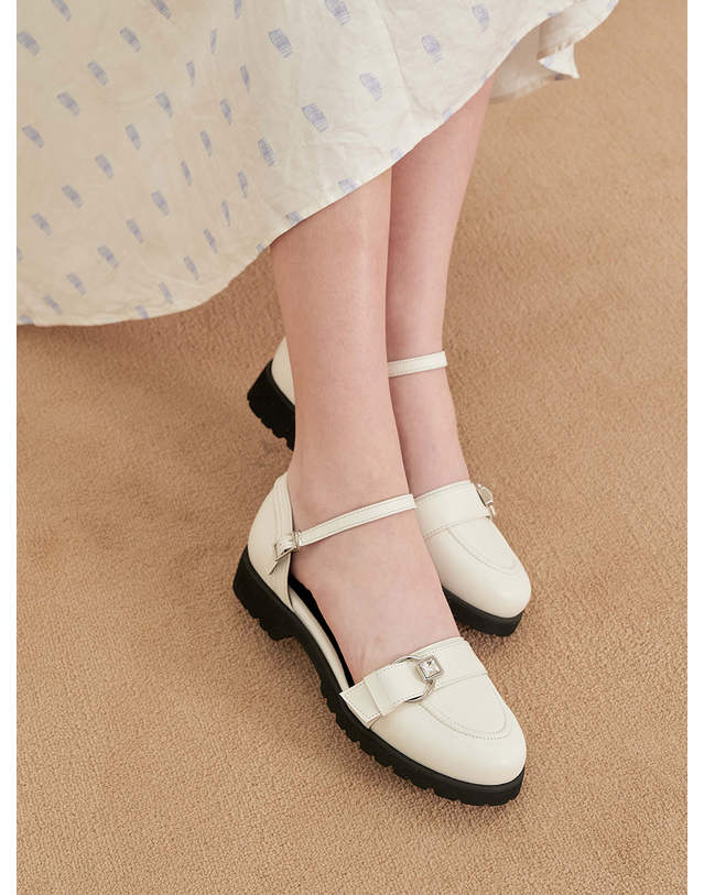 케리제이드 Bluff Maryjane Loafer_CreamWhite 흰색 착용컷