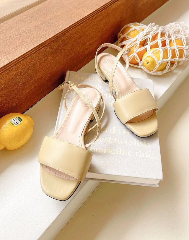 베티아노 [VETIANO 베티아노] ﻿에븐 사선 플랫 샌들 3C / Even diagonal flat sandals 3C 착용컷