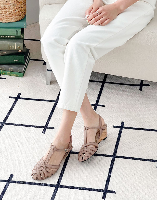 베티아노 [VETIANO 베티아노] 크로크 웨지 스트랩샌들 3C / croque wedge strap sandals 3C 착용컷