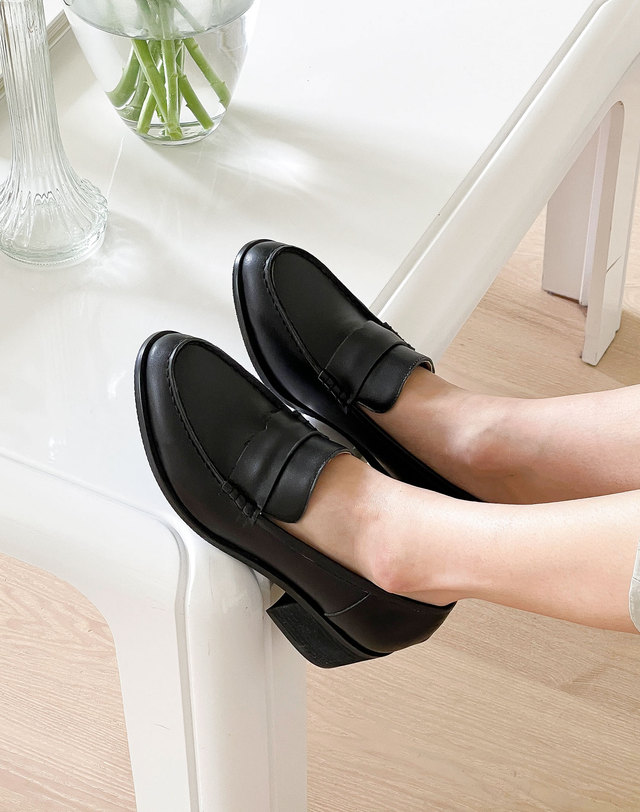 베티아노 [VETIANO 베티아노] 윈도우 소가죽 페니로퍼 BLACK / Window cowhide penny loafer BLACK 착용컷