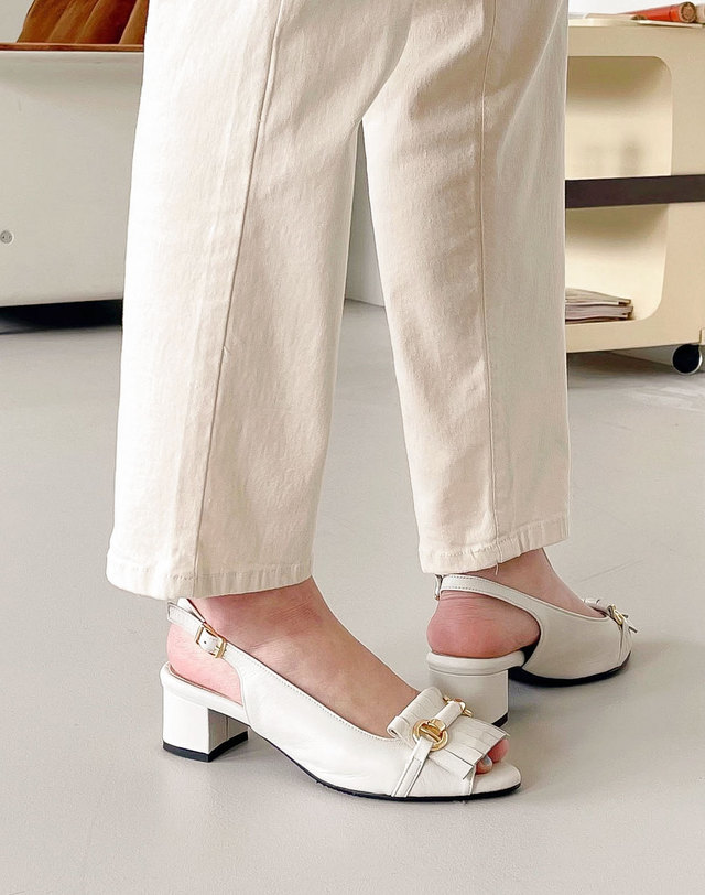 베티아노 [VETIANO 베티아노] 마로 골드 태슬 오픈토 2color / Maro Gold Tassel Open Toe 2color 착용컷
