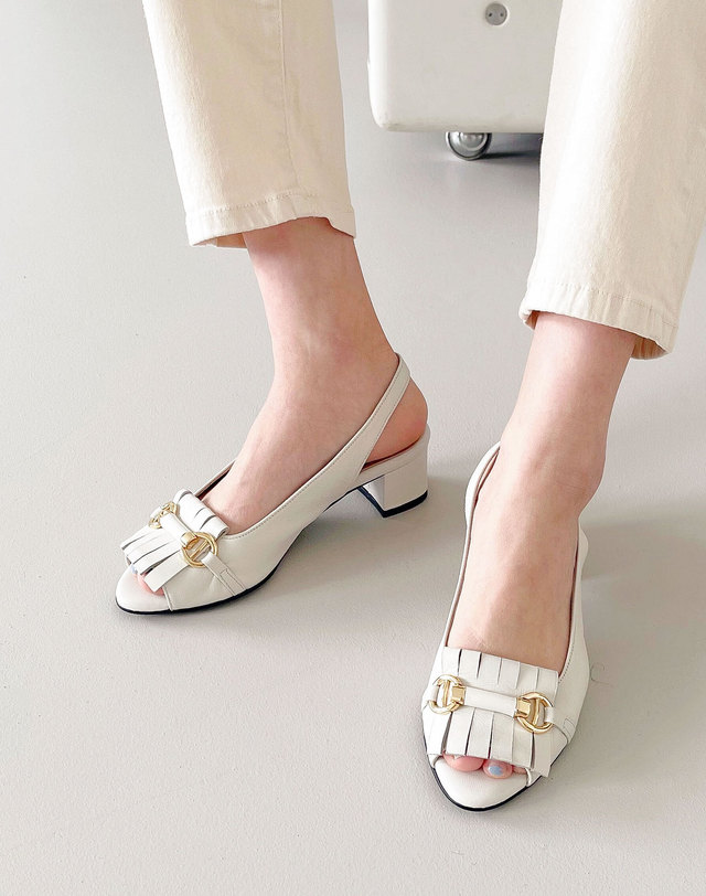 베티아노 [VETIANO 베티아노] 마로 골드 태슬 오픈토 2color / Maro Gold Tassel Open Toe 2color 착용컷