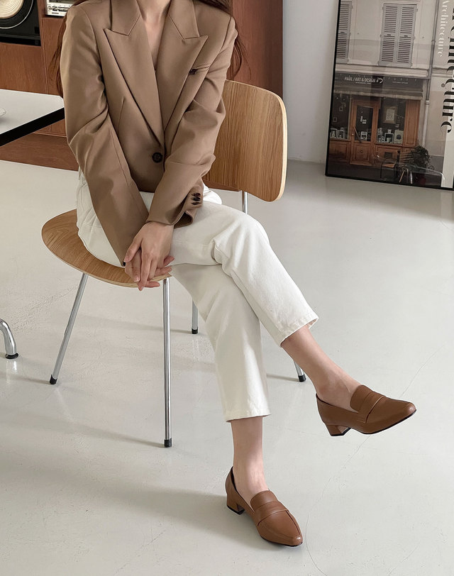 베티아노 [VETIANO 베티아노] 로렌 쉽스킨 클래식 로퍼 3color / Lauren sheepskin classic loafers 3colors 착용컷