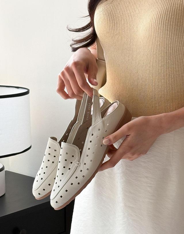 베티아노 [VETIANO 베티아노] 라운드 큐브 펀칭 로퍼 샌들 / Round Cube Punching loafer Sandals 착용컷