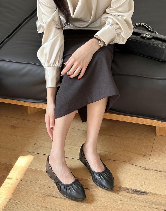 베티아노 [VETIANO 베티아노] 오르베나 셔링 슈즈 / Orbena Shirred Flat Shoes 착용컷